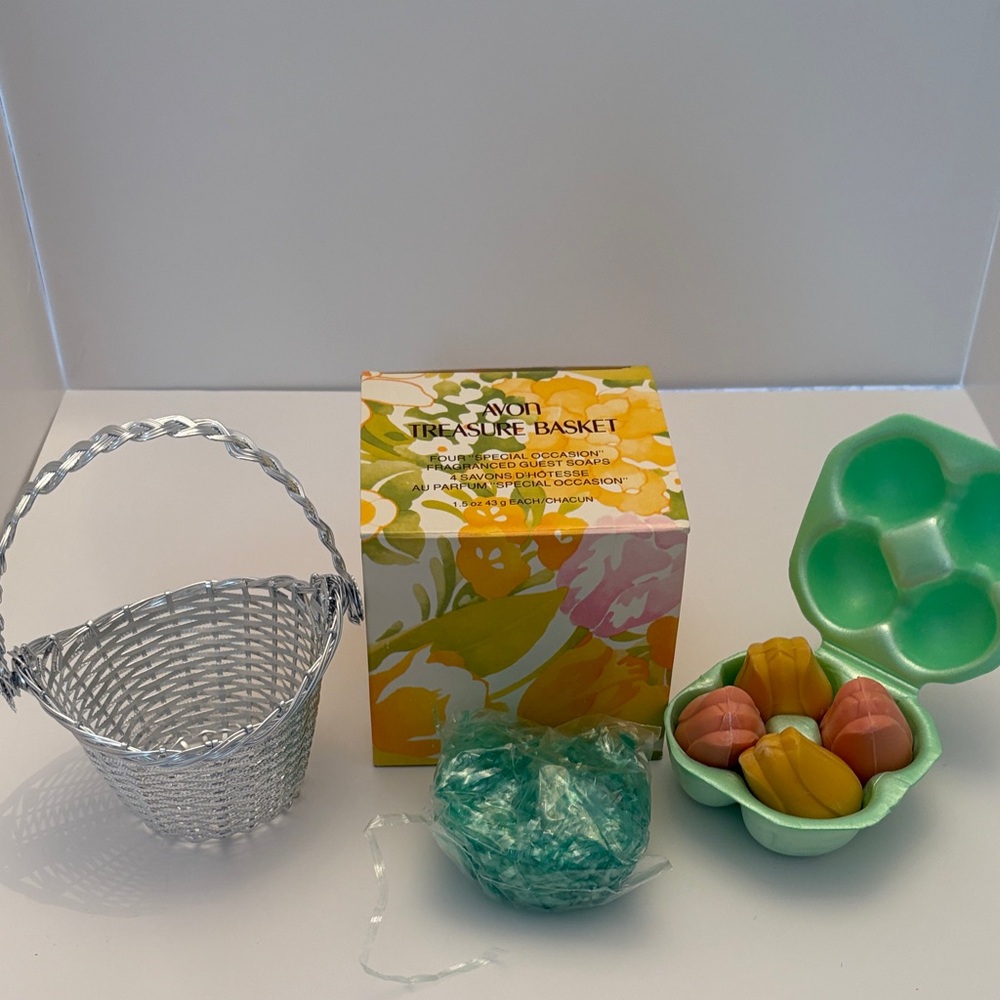 VTG Avon Treasure Basket Fragranced Guest Soaps set NIB
